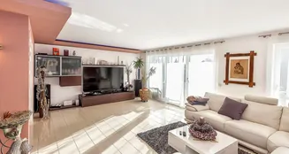 von_poll_real_estate_property_25065026_image_1