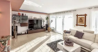 von_poll_real_estate_property_25065026_image_0