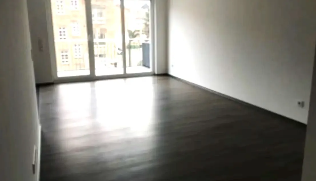 Wohnbereich mit Zugang zur Terrasse