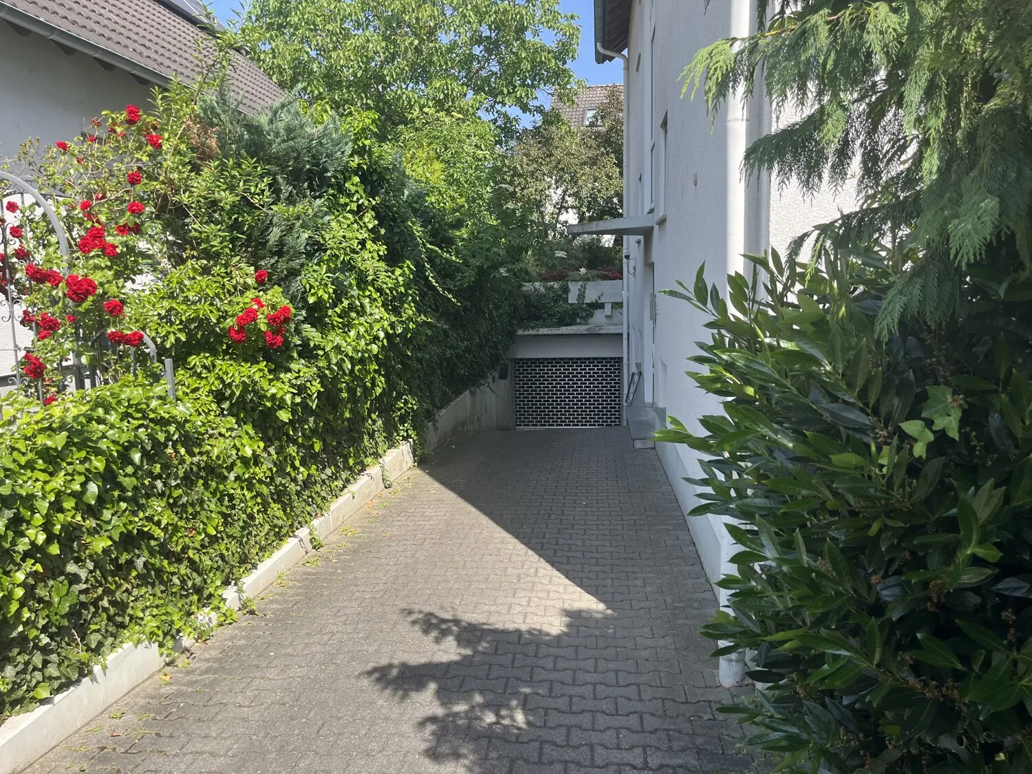 Tiefgarageneinfahr-