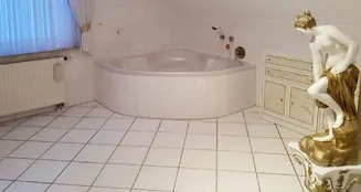 von_poll_real_estate_property_25065047_image_18