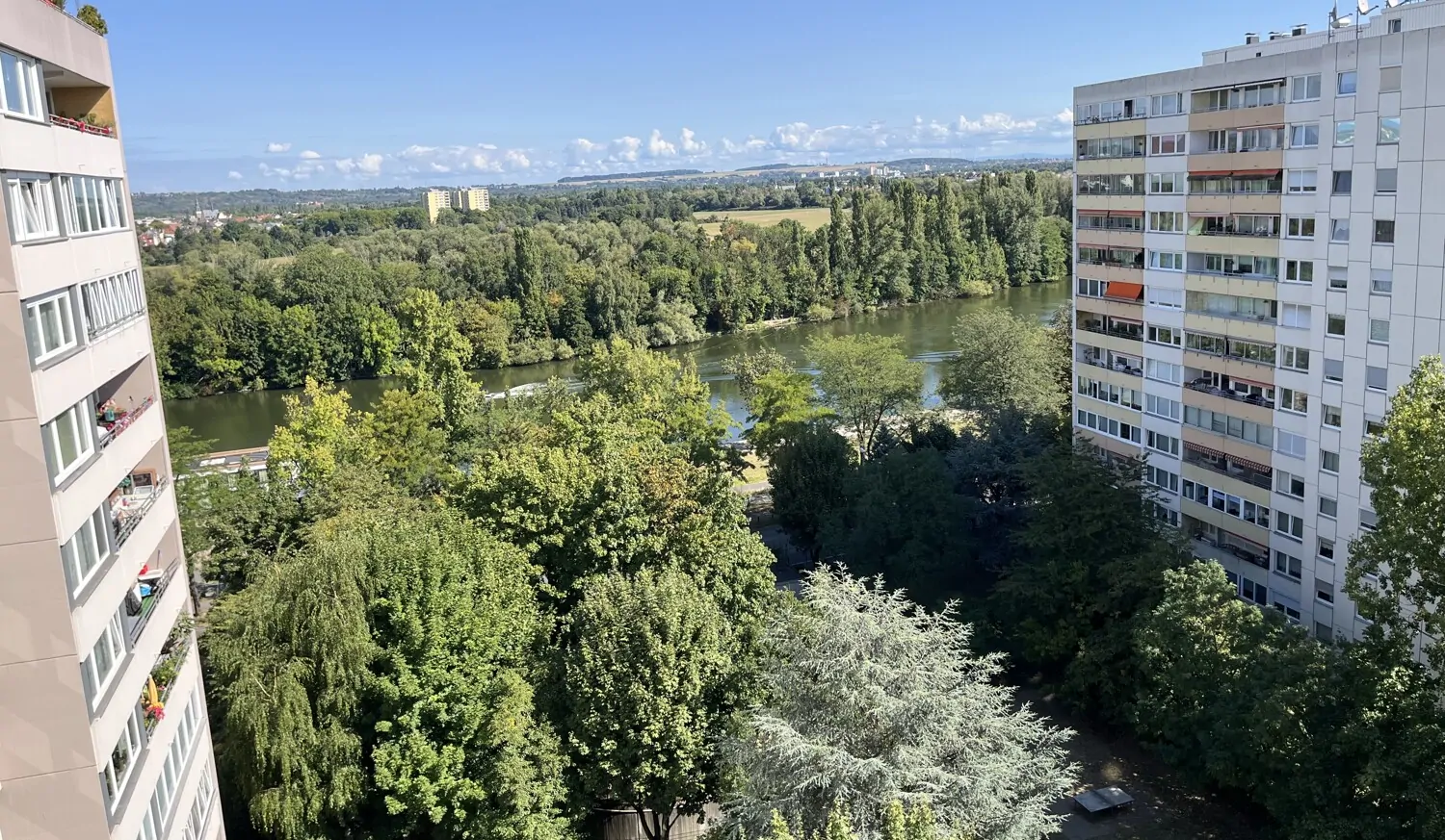 Ausblick Wintergarten mit Mainblick