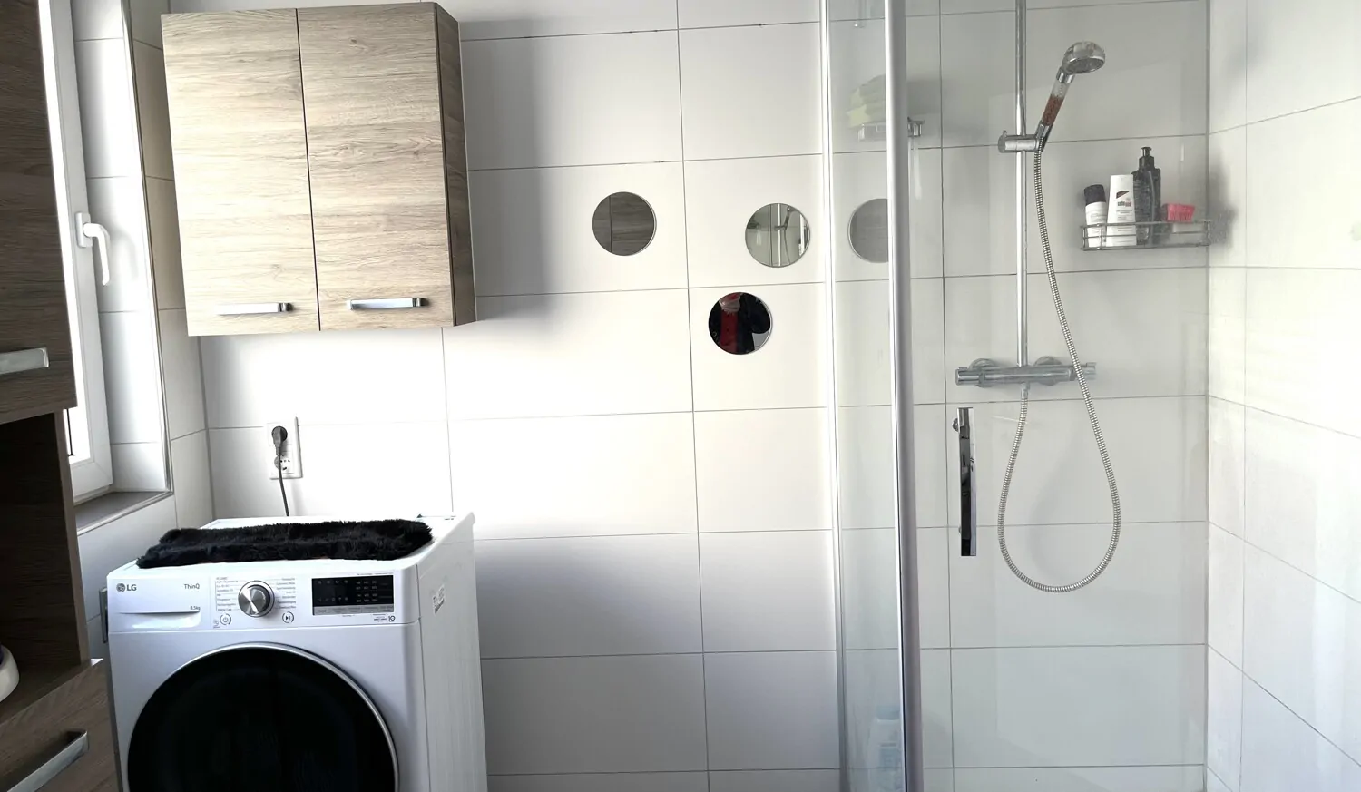 mit Waschmaschinenanschluss auf der Etage