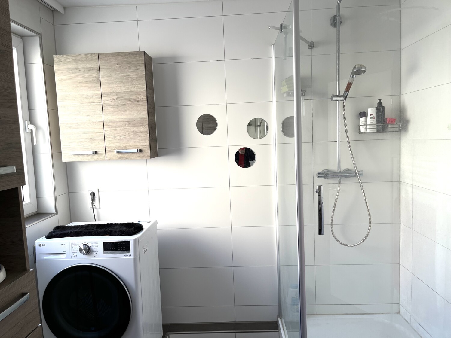 mit Waschmaschinenanschluss auf der Etage