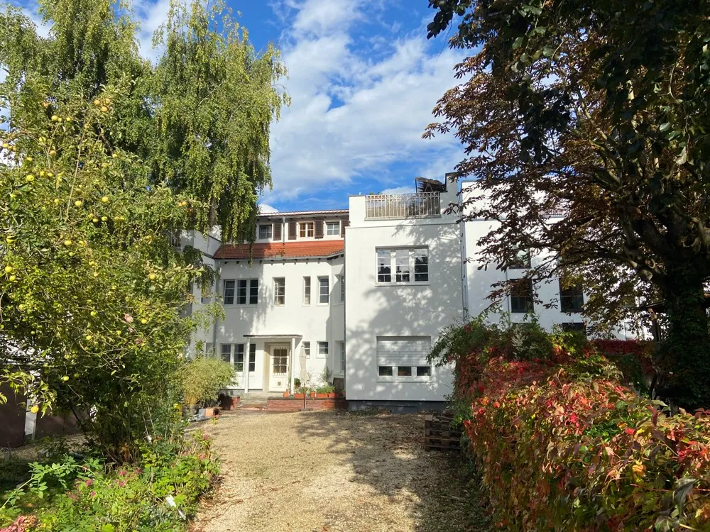 3-room apartment with garden in Westend – backyard idyll