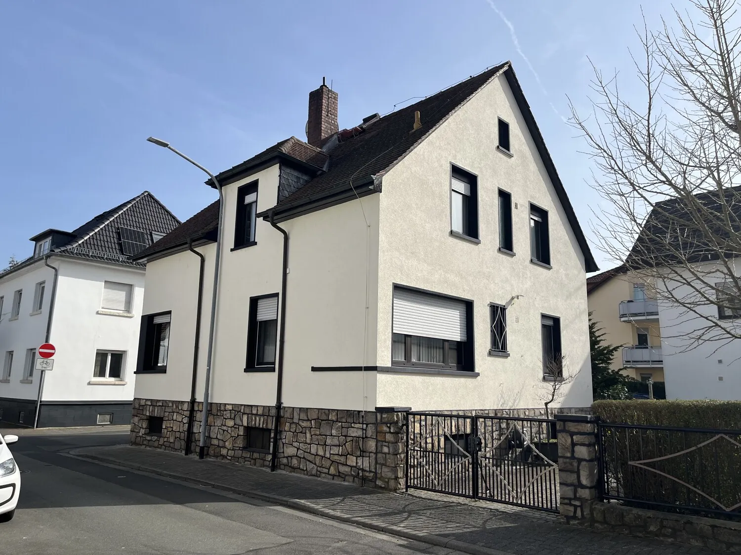 freistehendes Eckhaus