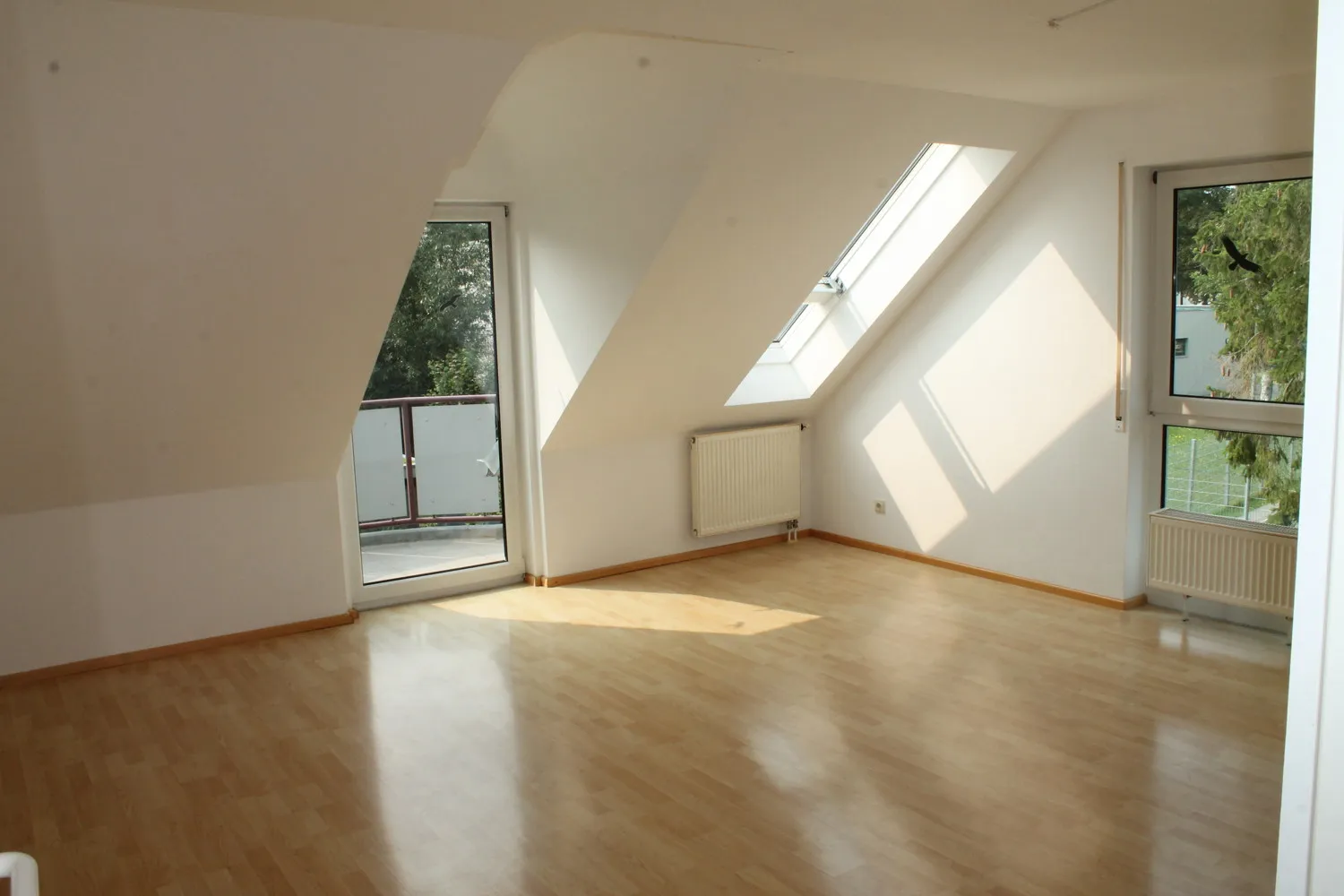 Investment property Rosenhöhe - Stylish maisonette apartment with 3 rooms and balcony - Parking available