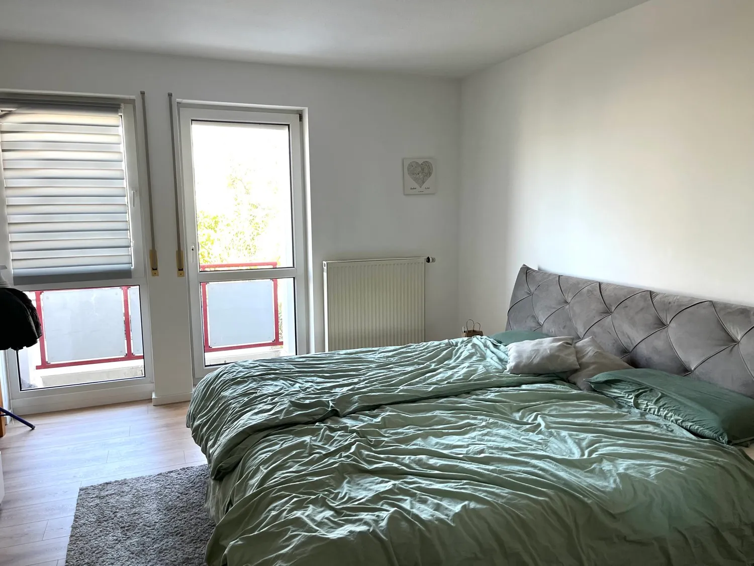 Schlafzimmer mit Zugang zum Balkon 1