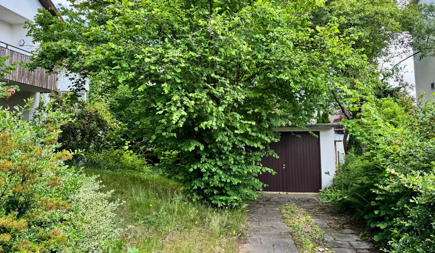 Garage mit 3 Freistellplätzen in Reihe