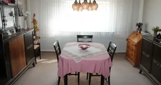 von_poll_real_estate_property_22065012_image_12