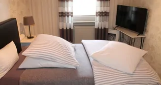 von_poll_real_estate_property_22065012_image_6