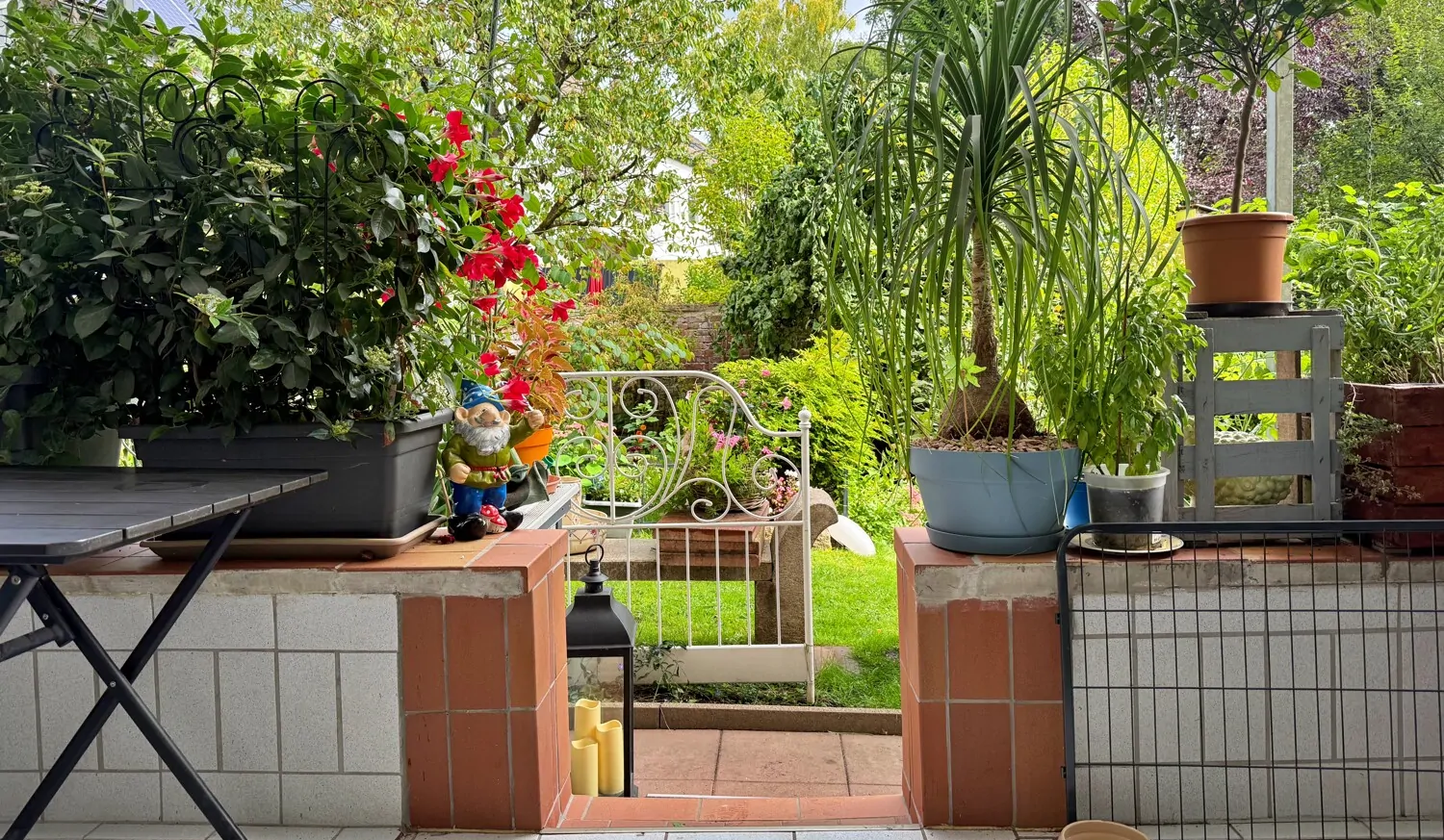 Loggia mit Zugang zum Garten