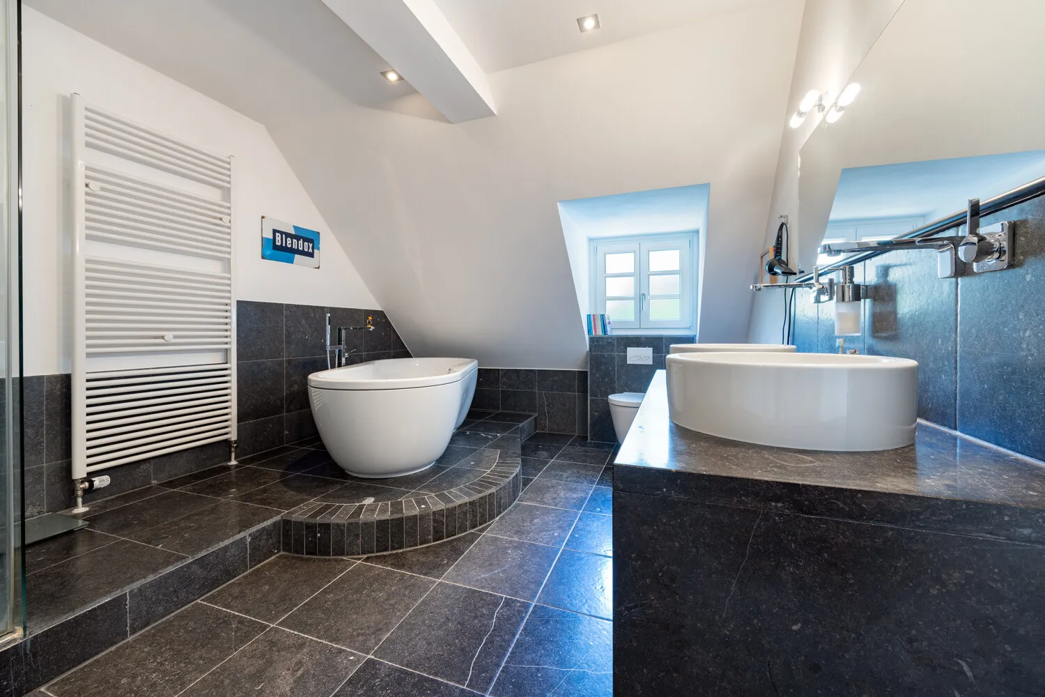 Masterbathroom obere Ebene