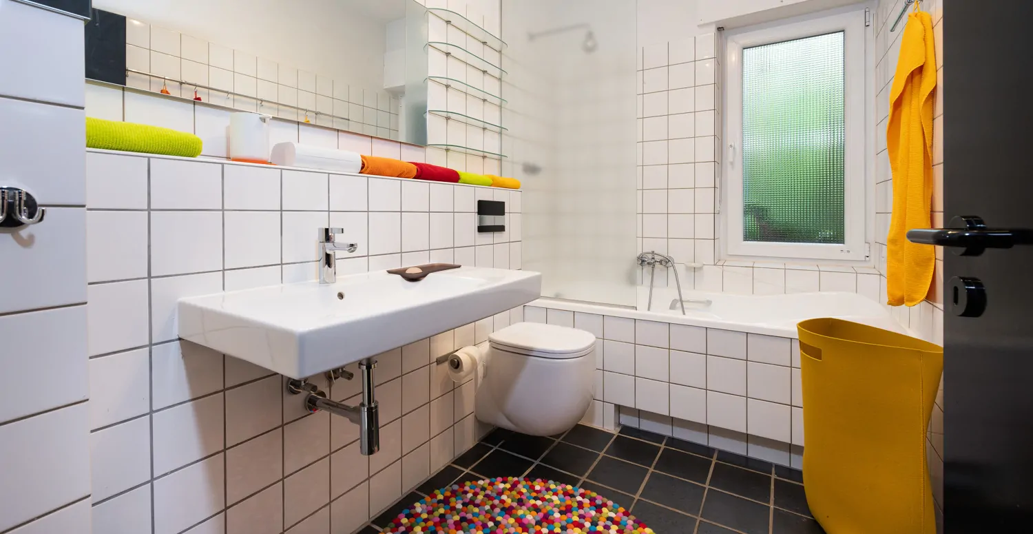 Villa der klassischen Moderne mit drei Einheiten und vielfältigen Nutzungsmöglichkeiten