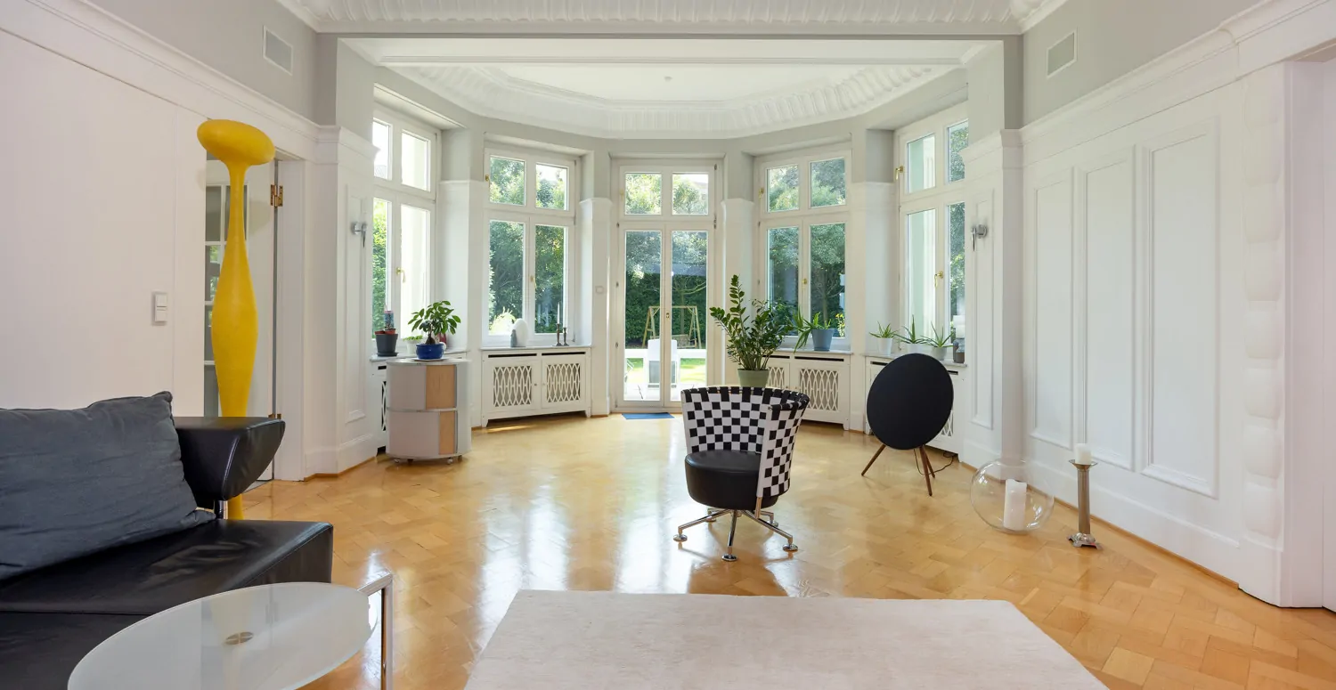 Wohnzimmer mit Erker