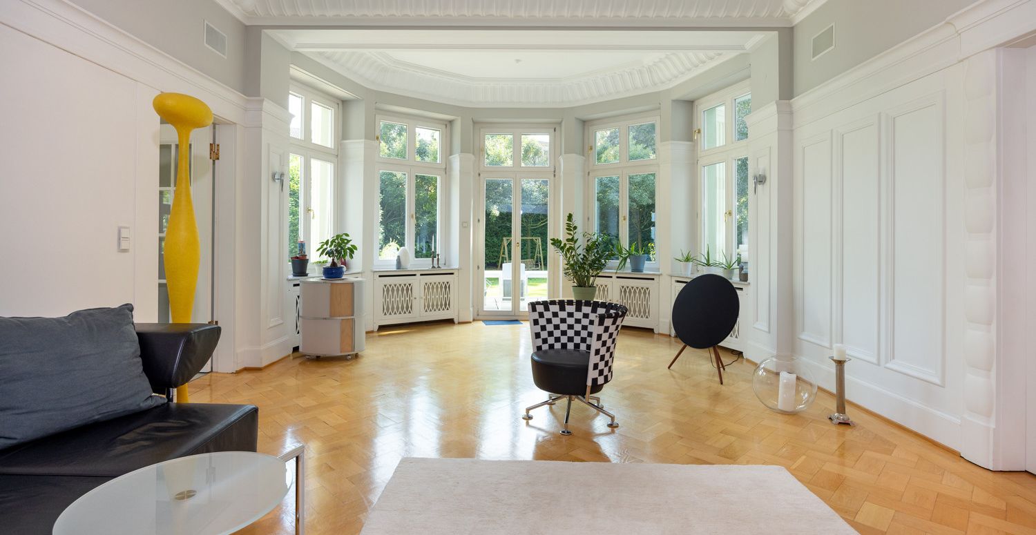 Wohnzimmer mit Erker