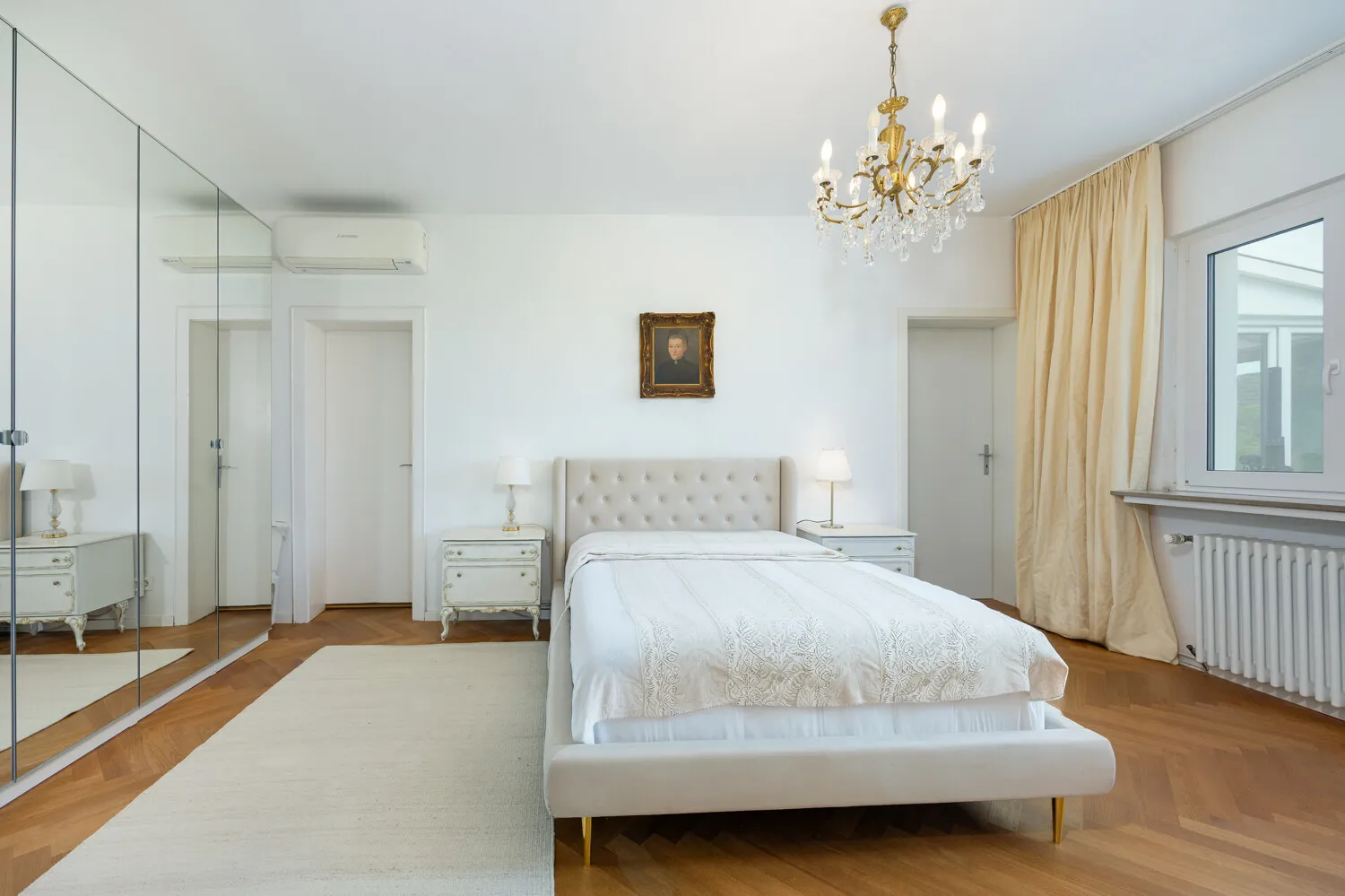 Schlafzimmer 1