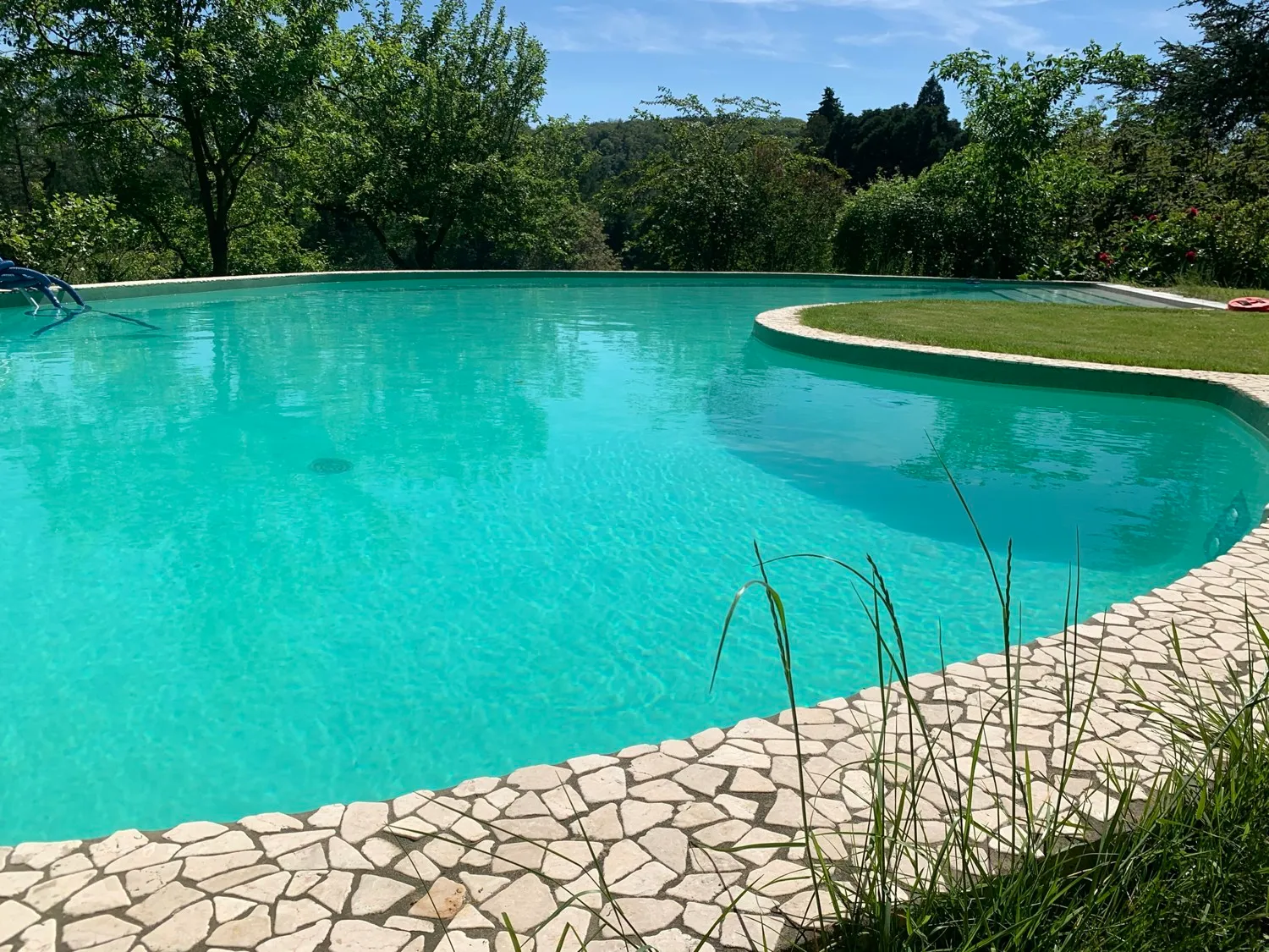 Boltenberg: Bungalow with large garden, pool and expansion potential