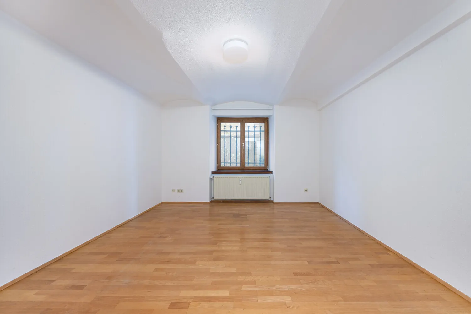 Schlafzimmer untere Ebene