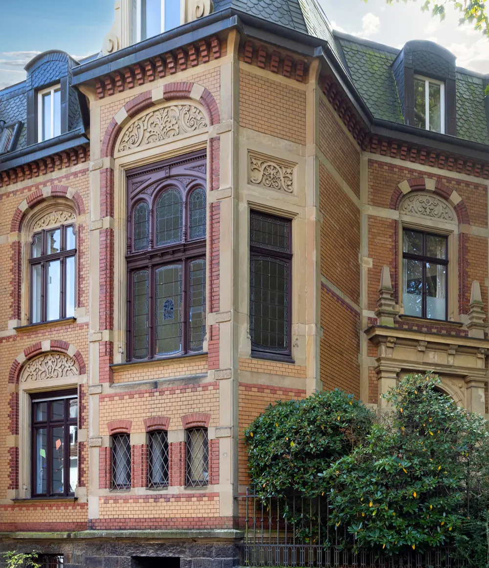 Briller Viertel: Erdgeschosswohnung mit eigenem Garten und Garage