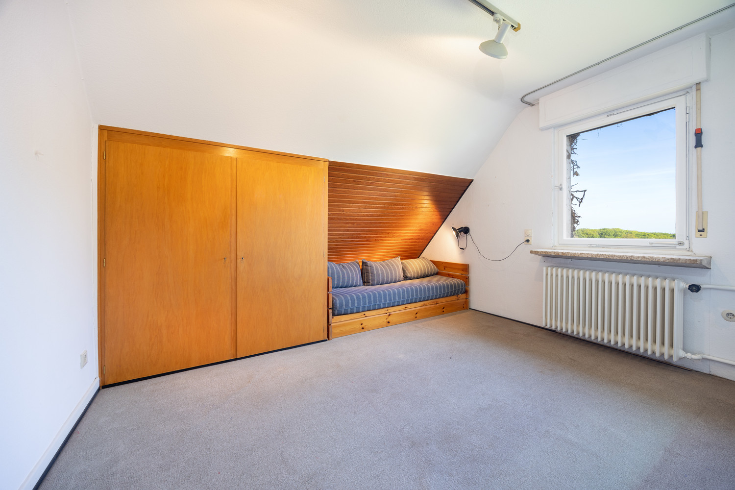 Schlafzimmer 1