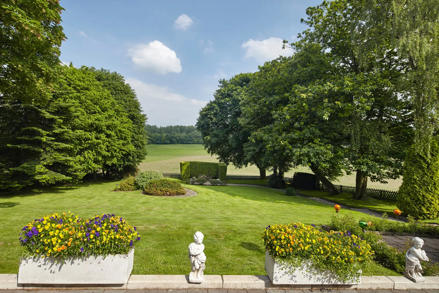 Blick über Garten
