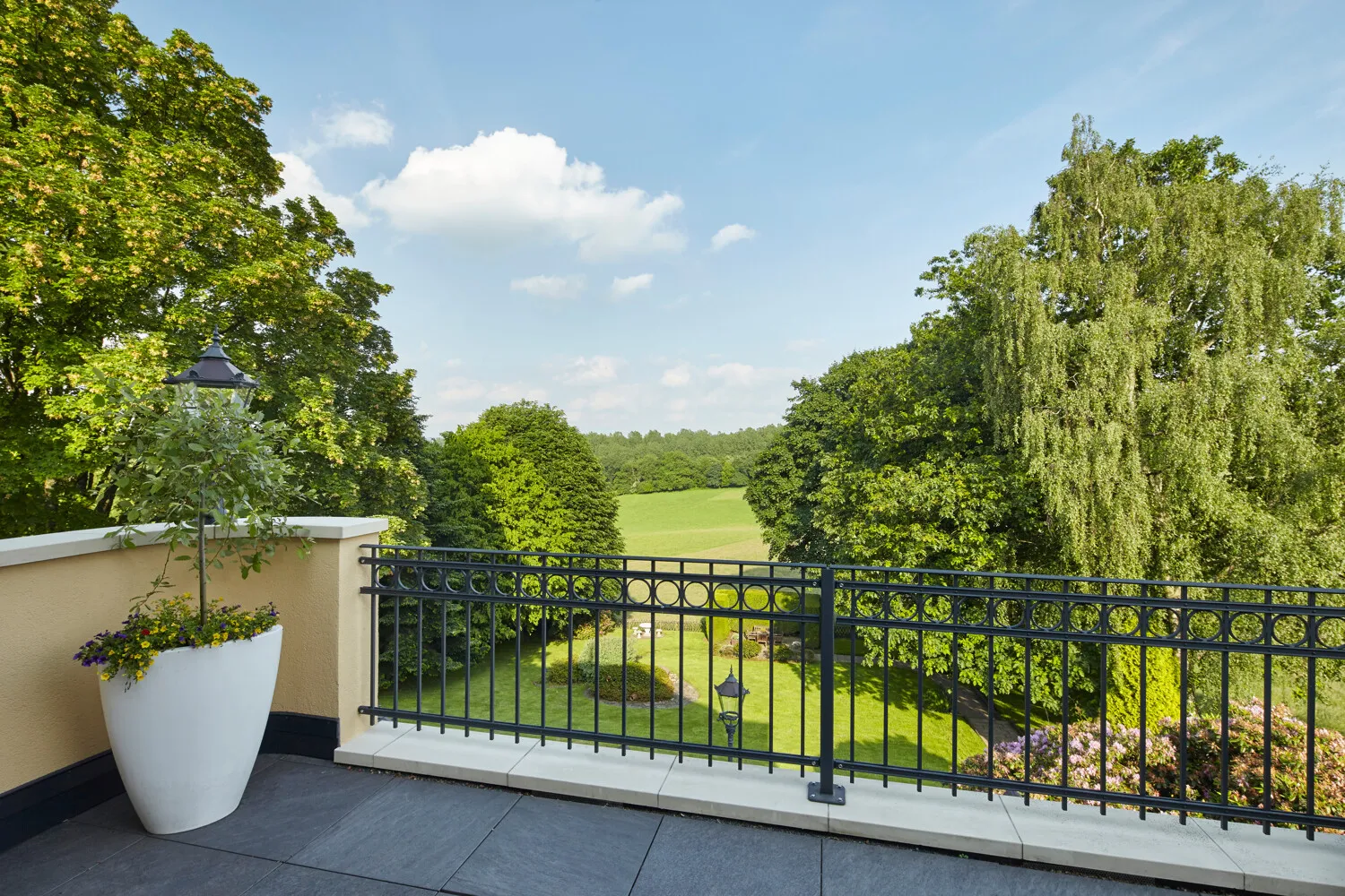 Terrasse 1 von 3