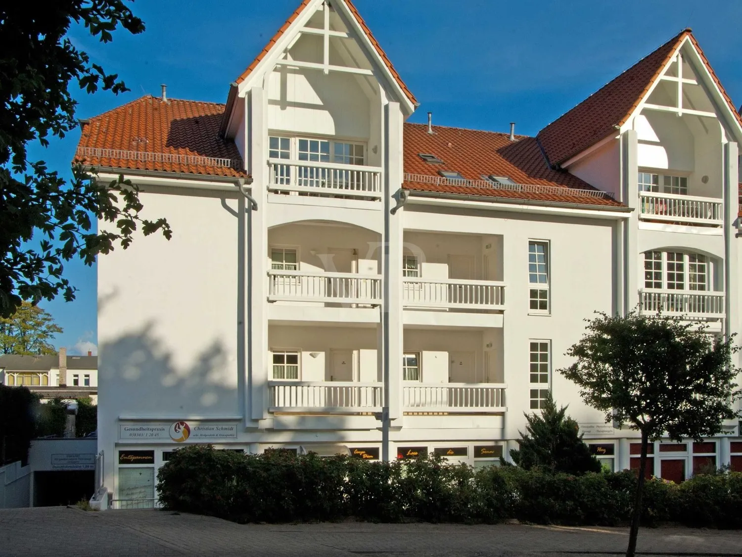 Station balnéaire de Sellin, en bord de mer Baltique : Appartement de 33 m² avec balcon, idéalement situé à proximité de la plage.