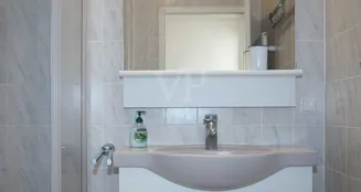 von_poll_real_estate_property_IN628_image_12