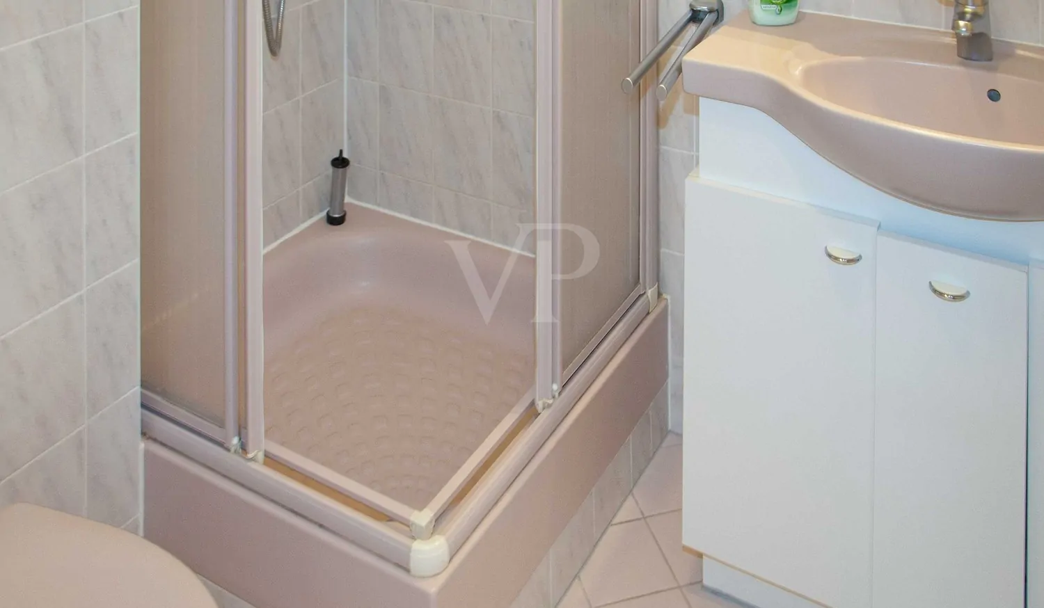 Ostseebad Sellin: Zentrale 33 qm Wohnung in Strandnähe mit Balkon