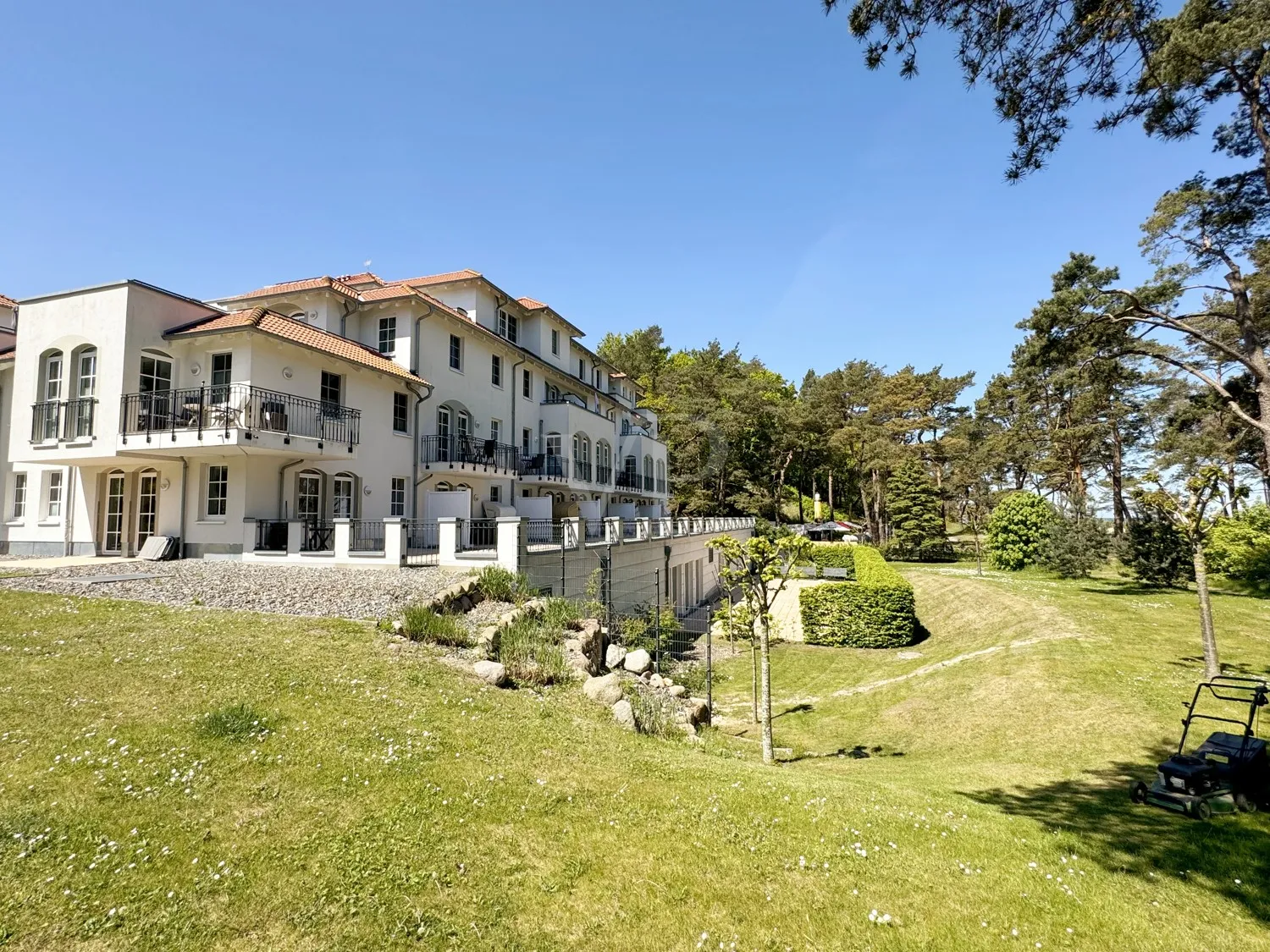 Komfortable Ferienwohnung mit Balkon und Wellnessbereich in Villa Meeresblick