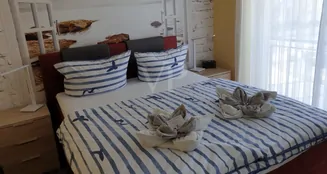 von_poll_real_estate_property_SM830_image_16