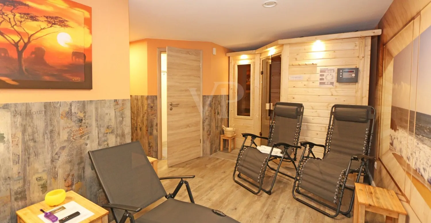 Sauna mit Relaxstühlen
