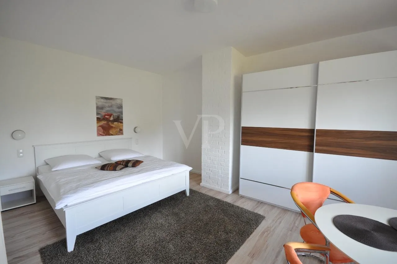 Monolocale su 3 livelli tra scogliere di gesso e mare