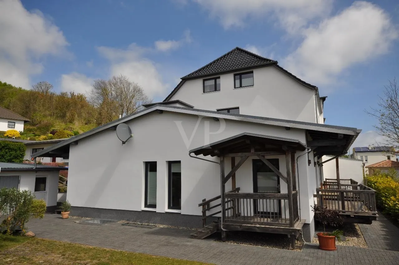 Monolocale su 3 livelli tra scogliere di gesso e mare