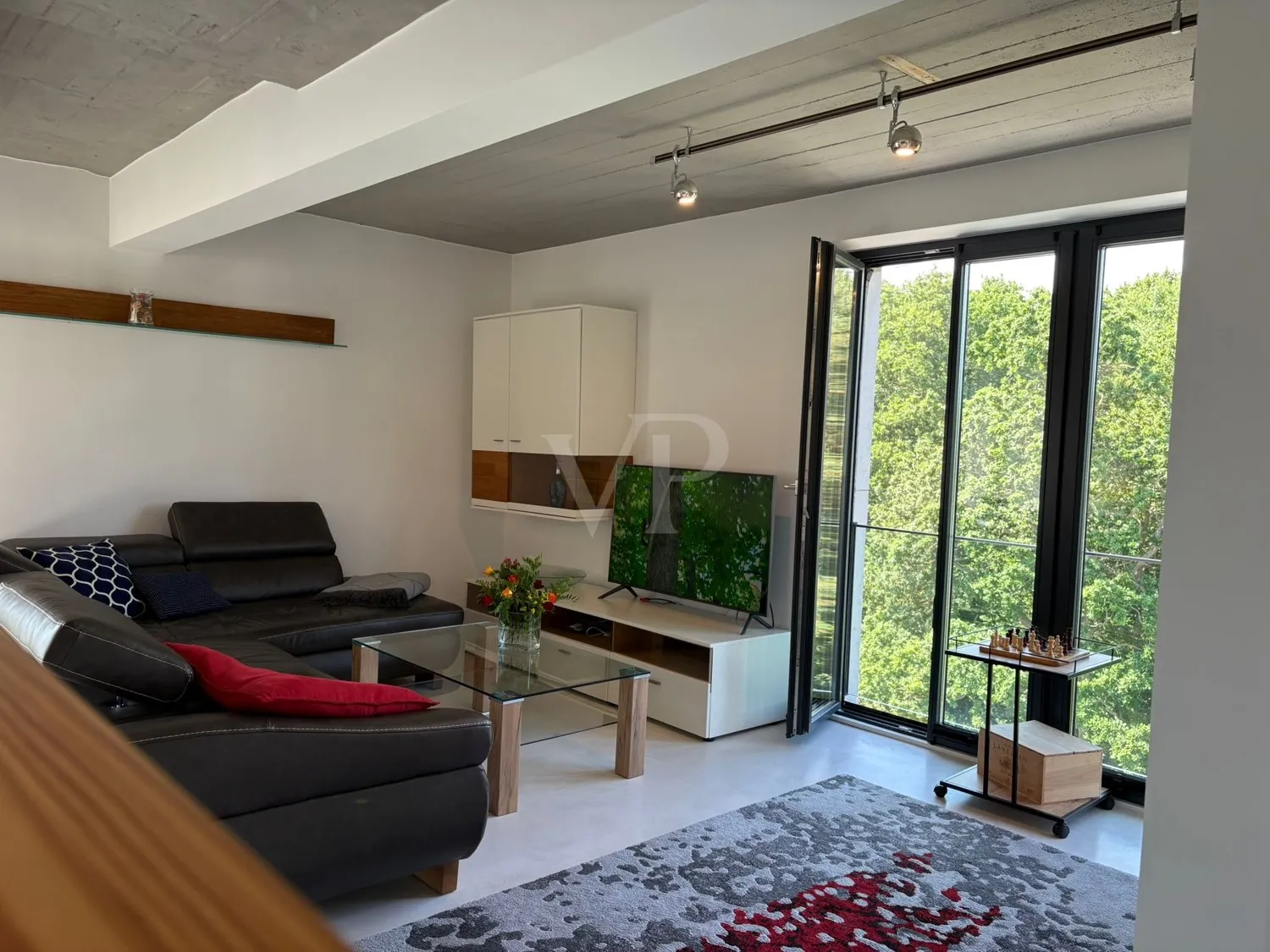 Appartement moderne avec mobilier de haute qualité, situé en première ligne de la plage de la mer Baltique.