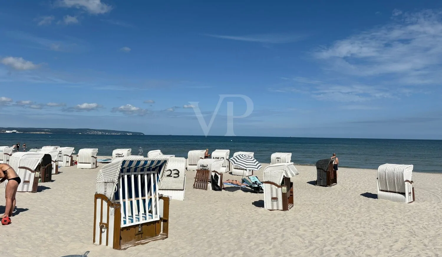 **Moderne Eigentumswohnung mit großem Balkon, Meerblick und Komfortausstattung in Haus 4 Natura – Südstrand 206**