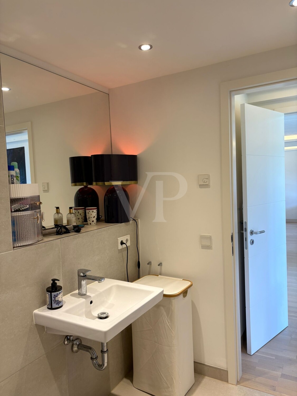 **Moderne Eigentumswohnung mit großem Balkon, Meerblick und Komfortausstattung in Haus 4 Natura – Südstrand 206**
