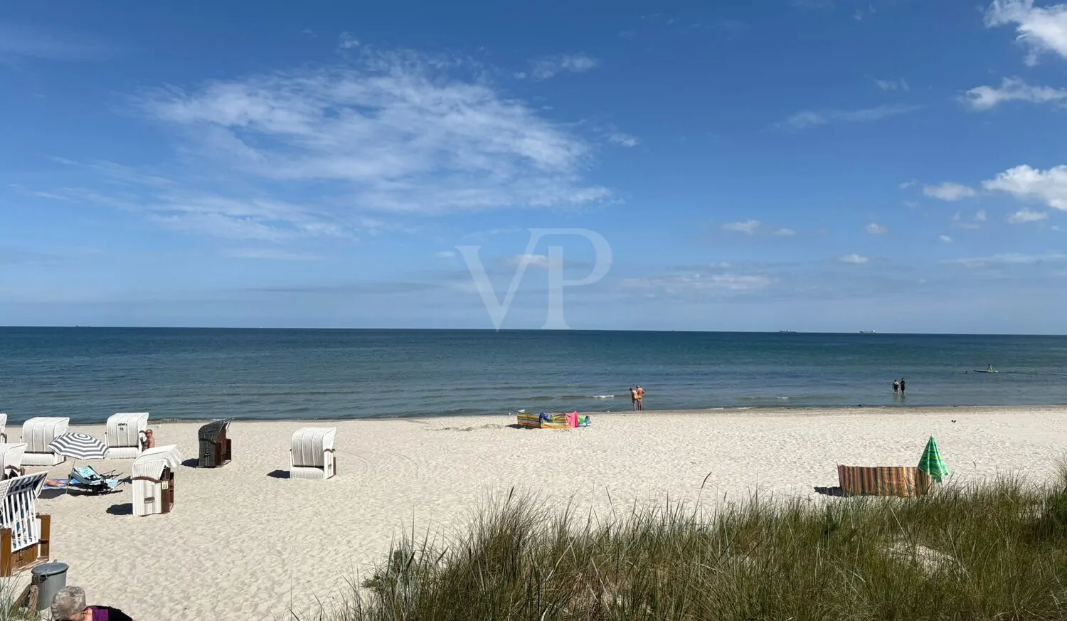 **Moderne Eigentumswohnung mit großem Balkon, Meerblick und Komfortausstattung in Haus 4 Natura – Südstrand 206**