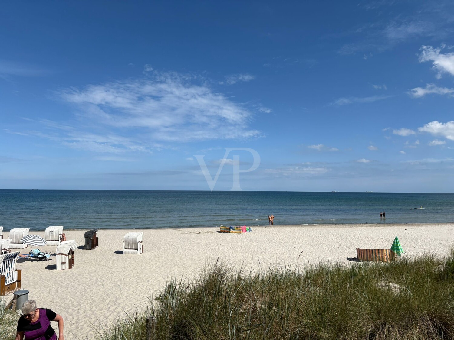 **Moderne Eigentumswohnung mit großem Balkon, Meerblick und Komfortausstattung in Haus 4 Natura – Südstrand 206**