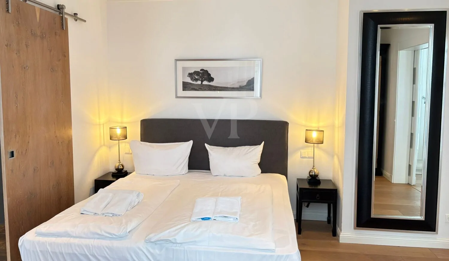 Stilvolles Refugium mit Kaminflair, Sonne und Poolgenuss