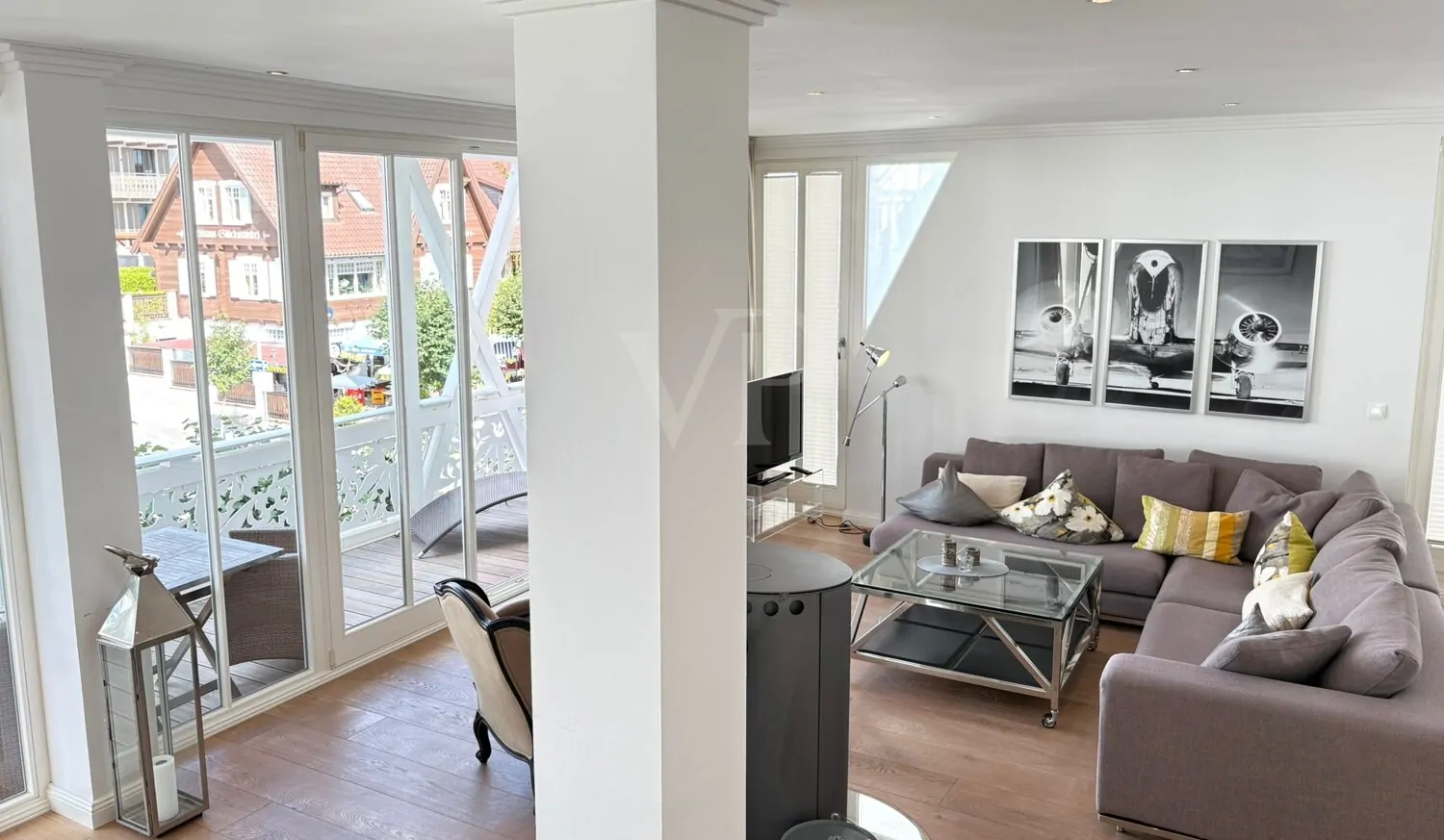 Stilvolles Refugium mit Kaminflair, Sonne und Poolgenuss