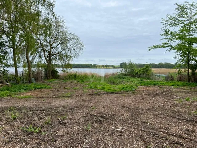 Propriété riveraine ensoleillée sur le lac Sellin avec accès par bateau