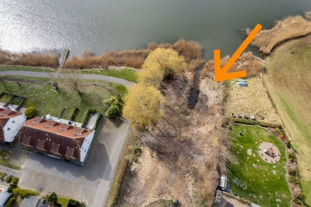 Propriété riveraine ensoleillée sur le lac Sellin avec accès par bateau