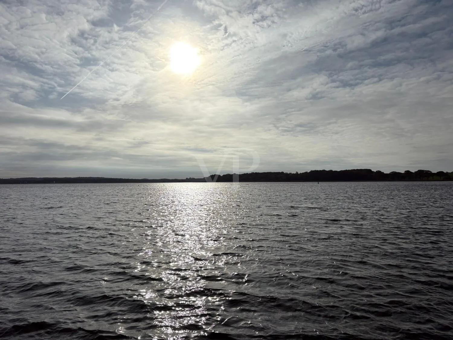 Propriété riveraine ensoleillée sur le lac Sellin avec accès par bateau