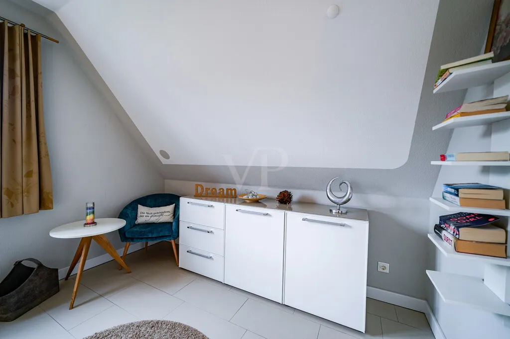 Strandnahes, reetgedecktes Refugium am Dünenwald:   1 Doppelhaus und 1 Ferienhaus in Bestlage