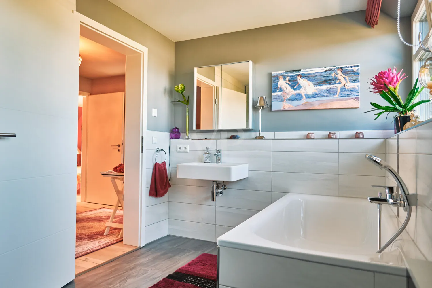 Exklusives Doppelhaus mit Reetdachcharme und großzügigem Gartenglück