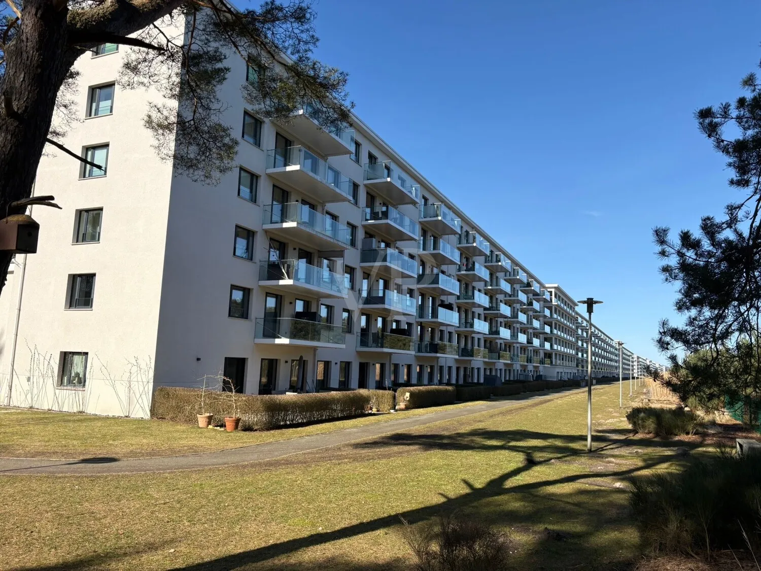Strandwohnung nahe Binz, 50 m zum schönsten Strand mit 2 Balkonen und Ostseeblick