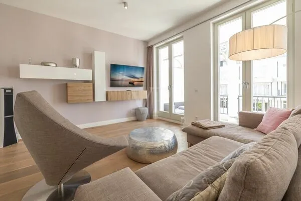 Ostseebad Sellin: Elegantes Wohlgefühl mit großzügigem Balkon und Wellness im Haus