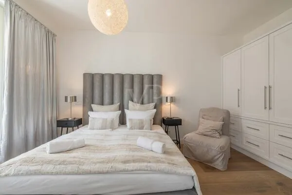 Ostseebad Sellin: Elegantes Wohlgefühl mit großzügigem Balkon und Wellness im Haus